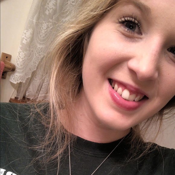 Meet your Posher, Taylor - Picture 4 of 4